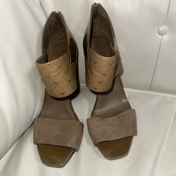 Authentic GUCCI Tan Ostrich Platform Peep Toe Shoe Sandal Size EU 39 - Picture 2 of 8